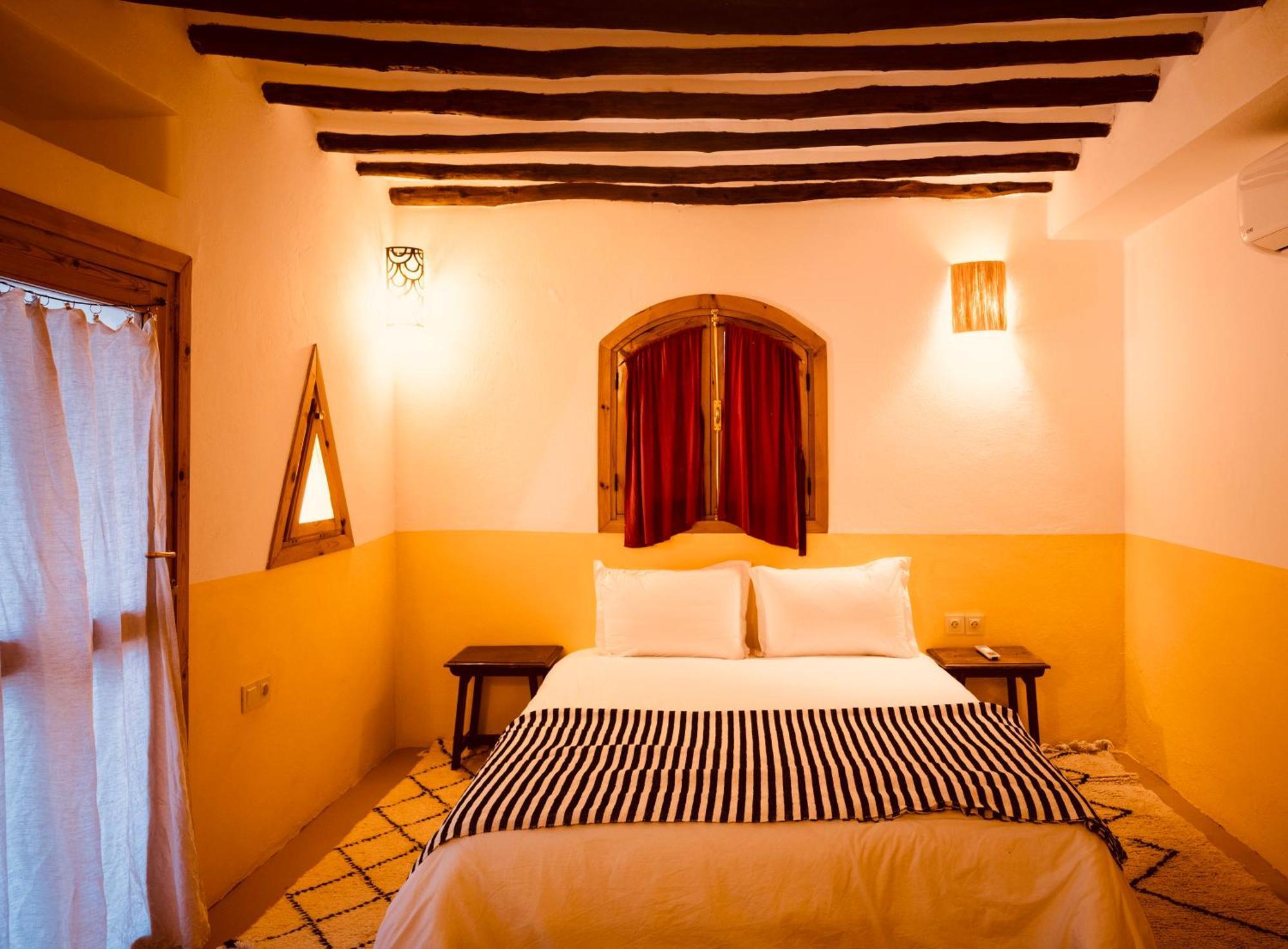 فندق مبيت وإفطار Edenatlas D'hotes - أمزميز