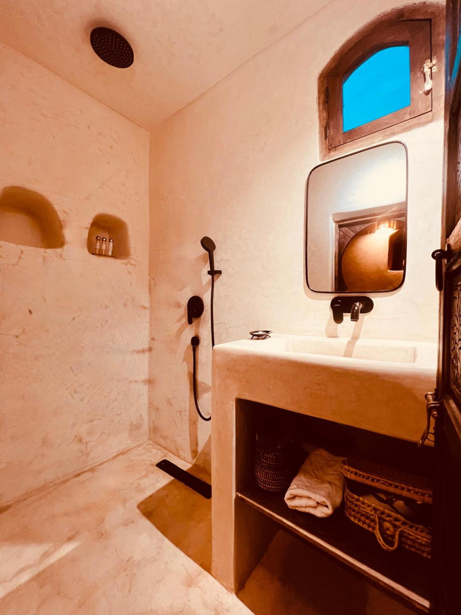 Edenatlas D'hotes - * أمزميز